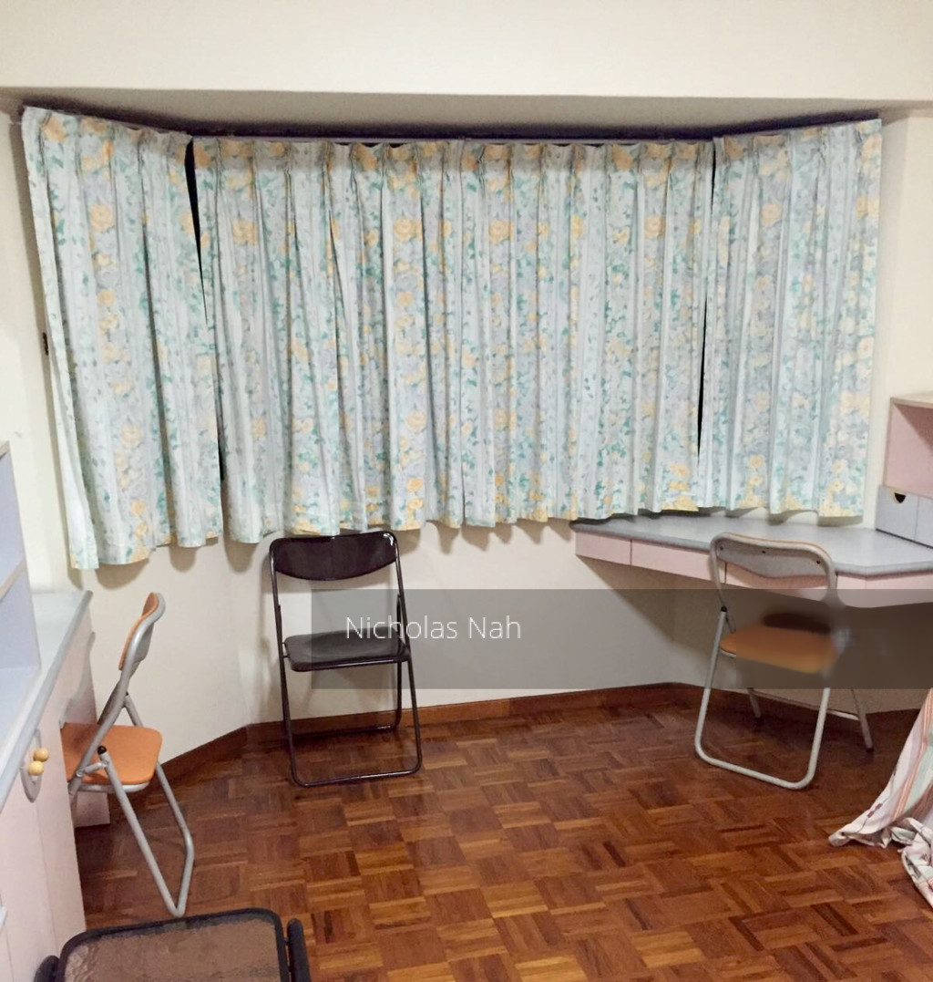 Glasgow Road (D19), Terrace #132700252